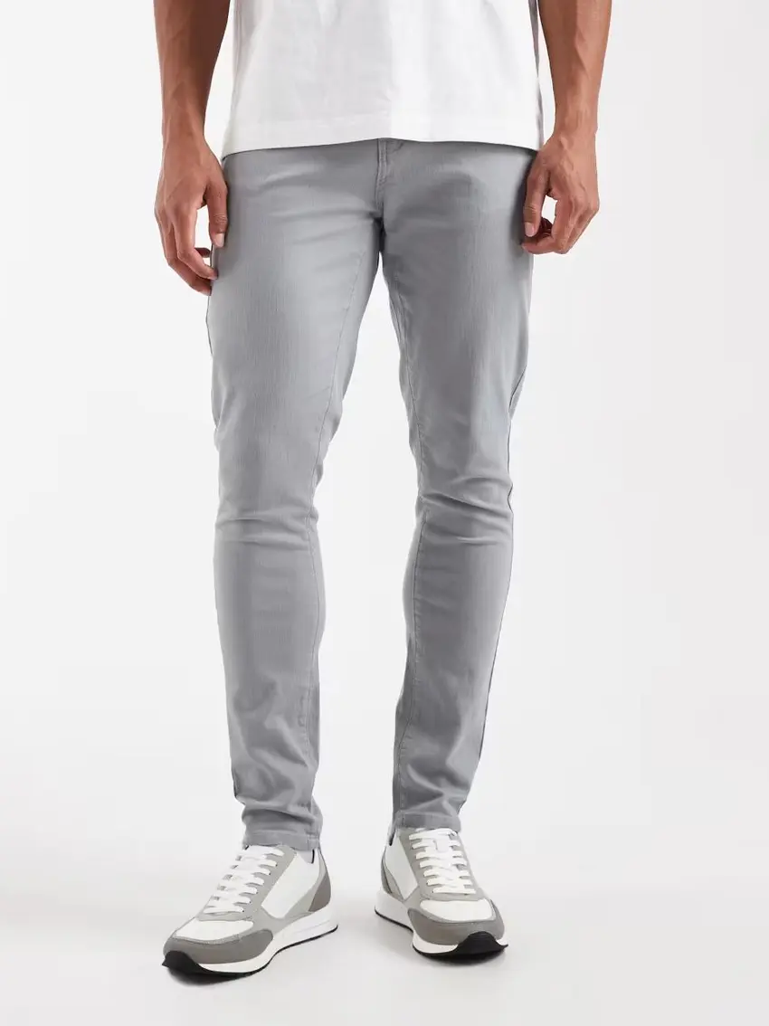 szare spodnie casual