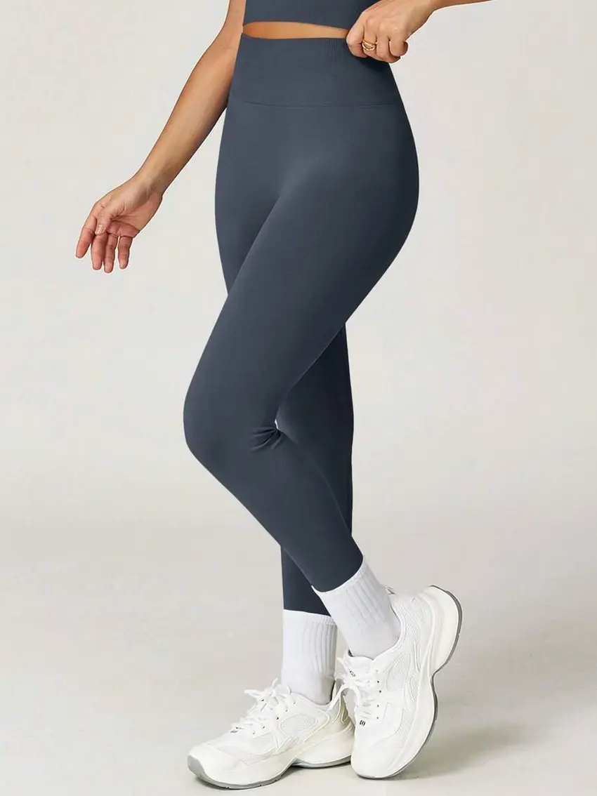szare legginsy sportowe