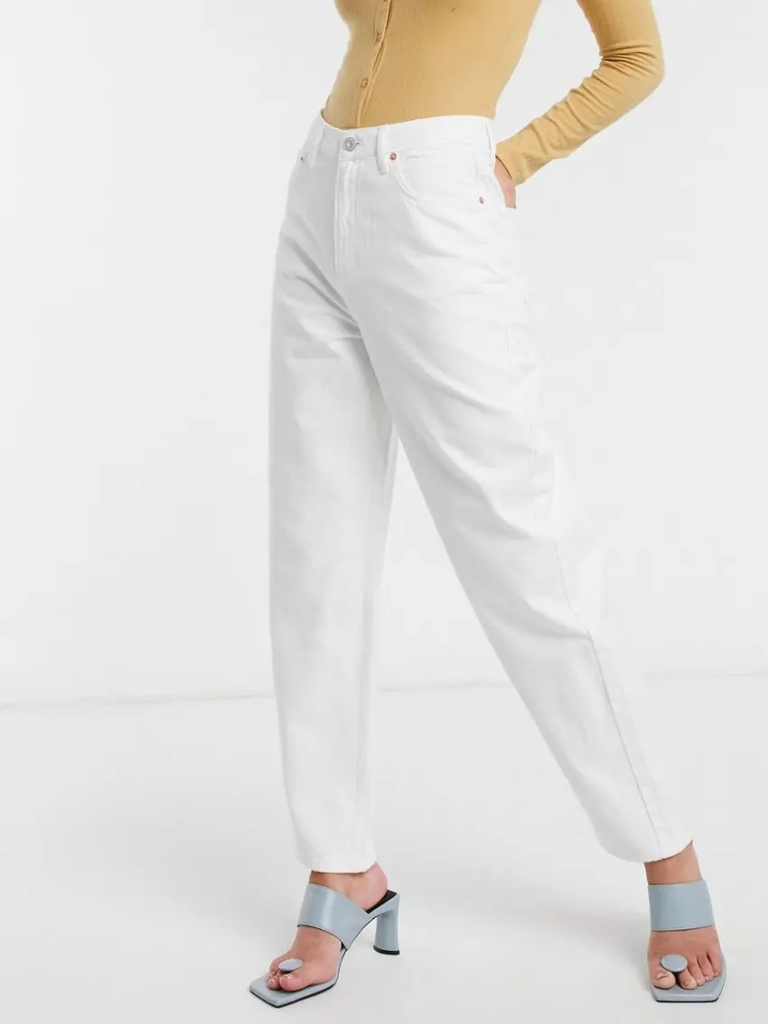 BIAŁE SPODNIE JEANS