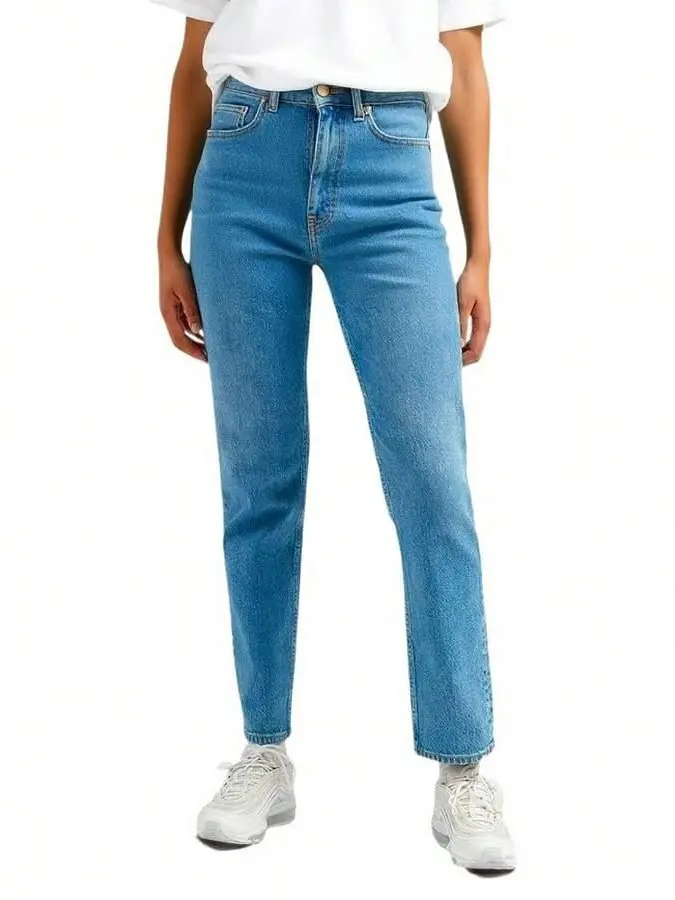 niebieskie spodnie jeans