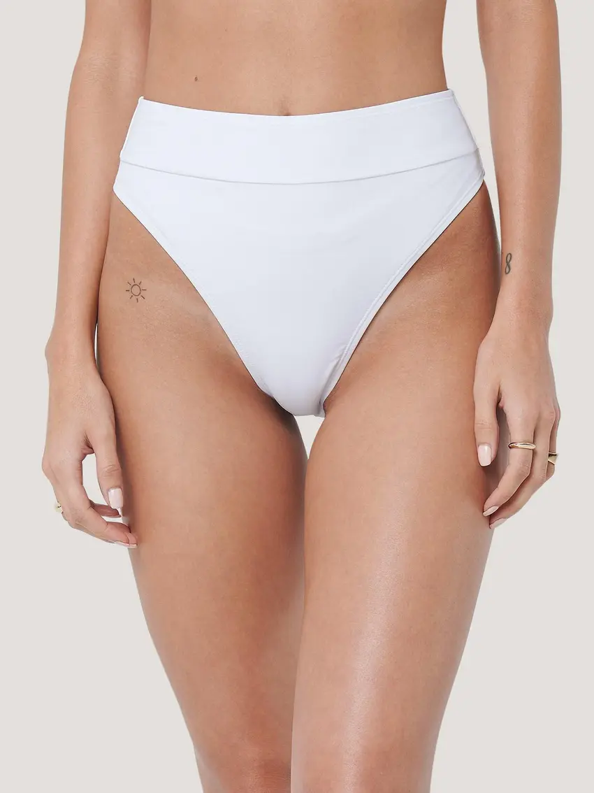 BIAŁY DÓŁ OD BIKINI