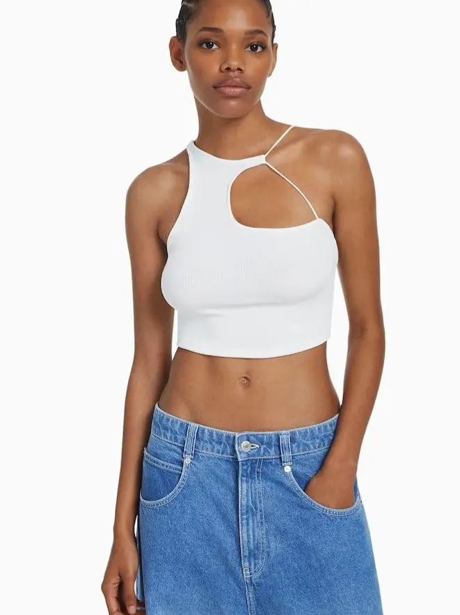 PRĄŻKOWANY BIAŁY CROP TOP