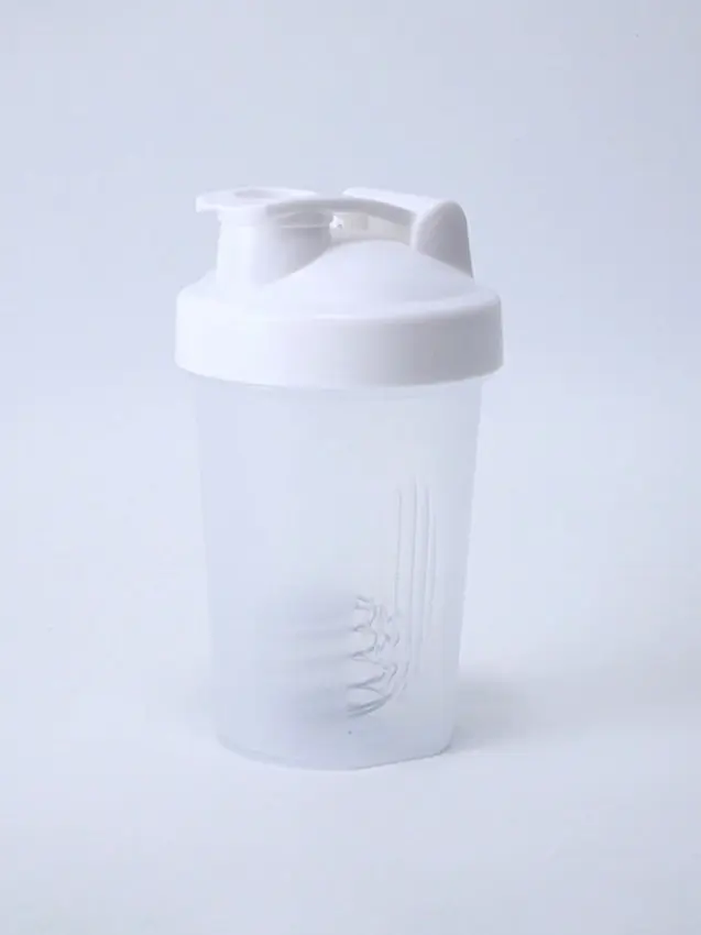 biała butelka shaker