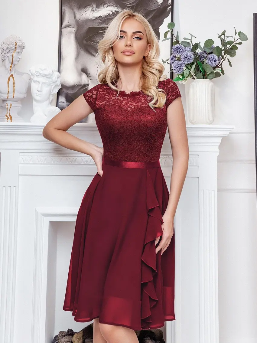 CZERWONA SUKIENKA KORONKA