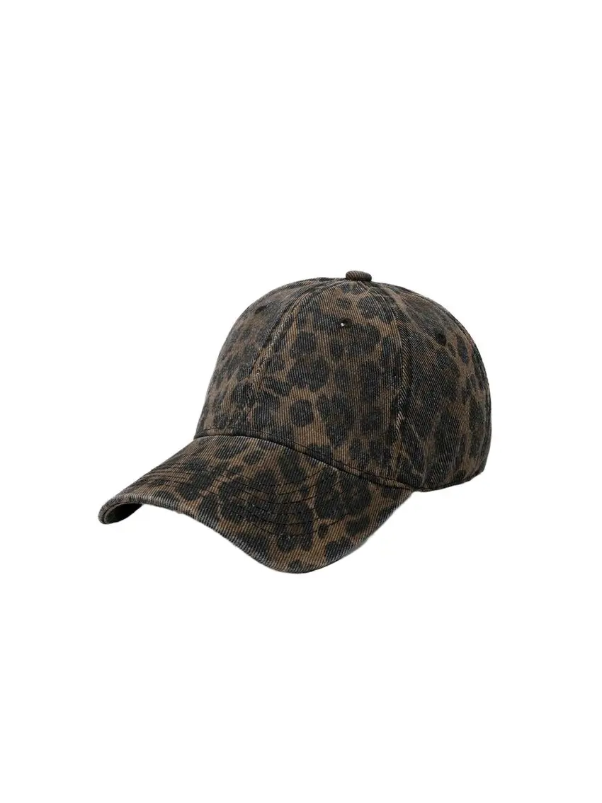 czapka z daszkiem animal print