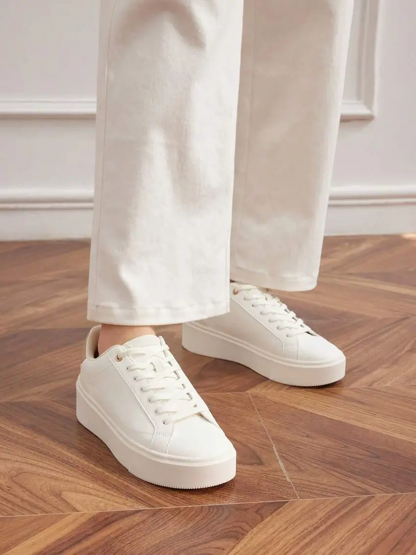 BIAŁE SPORTOWE BUTY