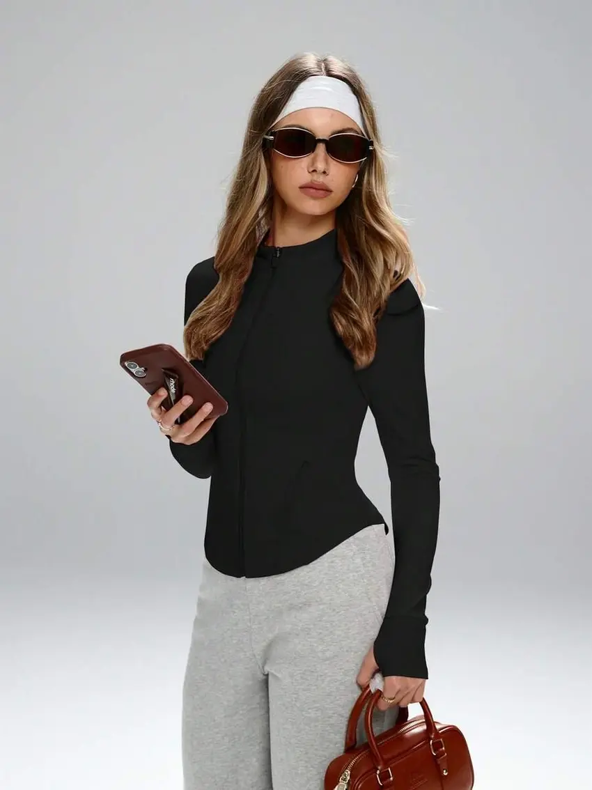 czarna sportowa bluza