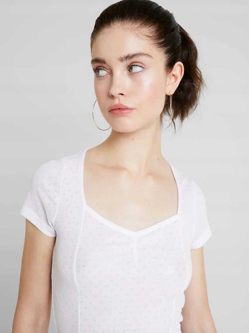 BIAŁY TOP CASUAL