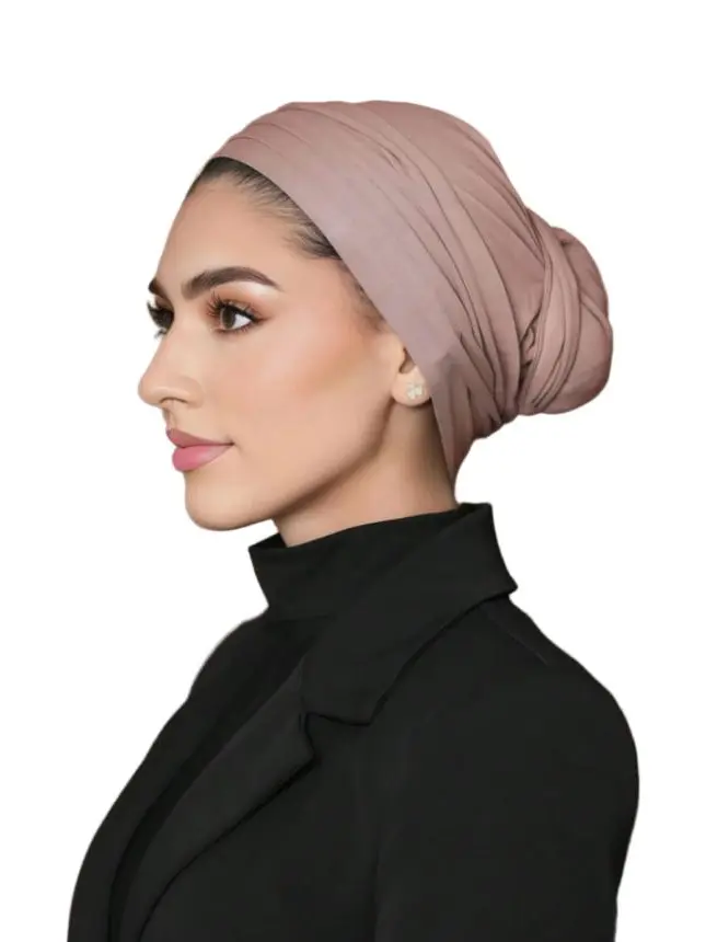 beżowy turban na głowę