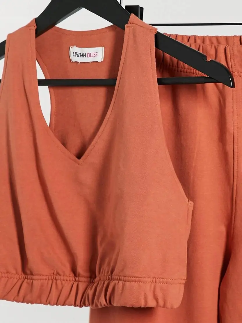 top bez rękawów v-neck