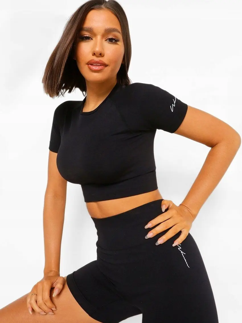 czarny sportowy top