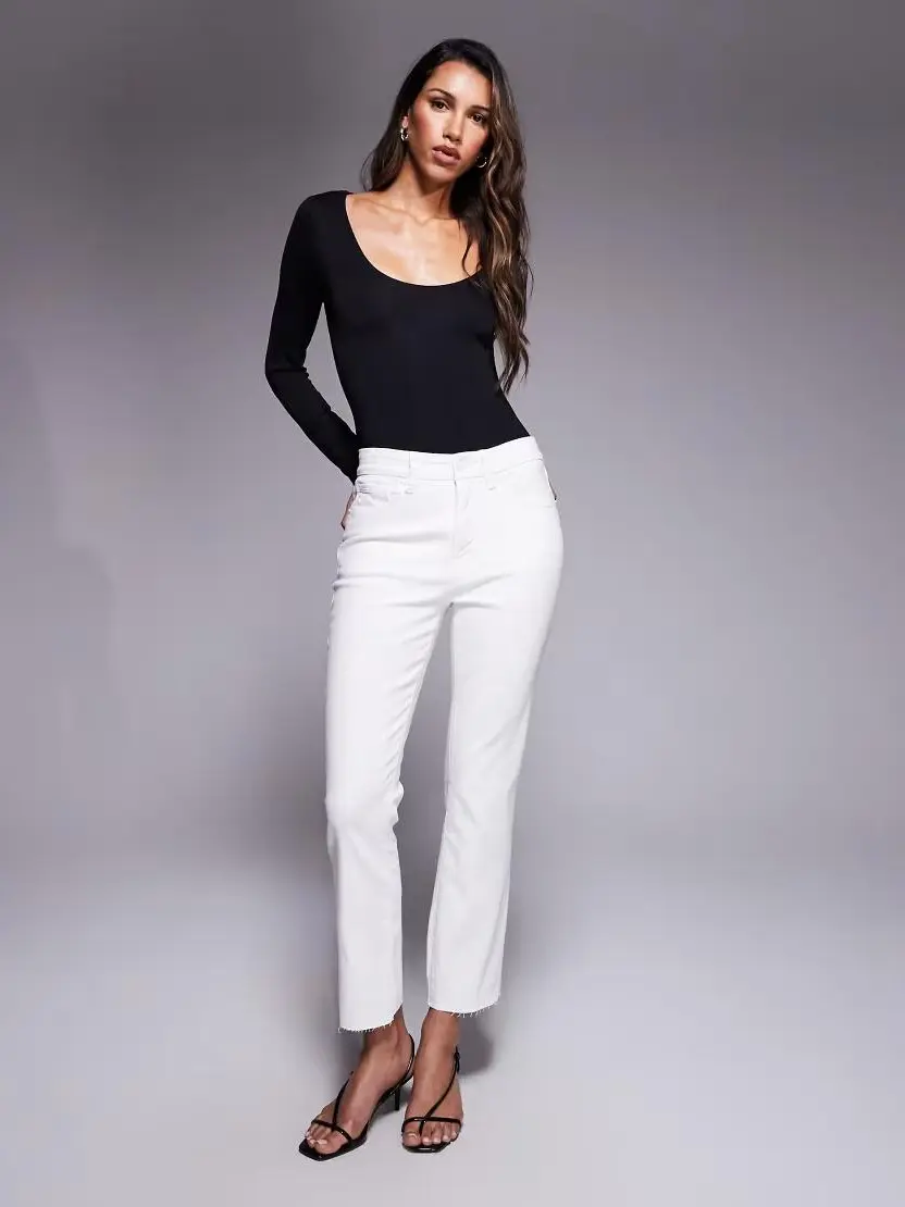 BIAŁE SPODNIE JEANS