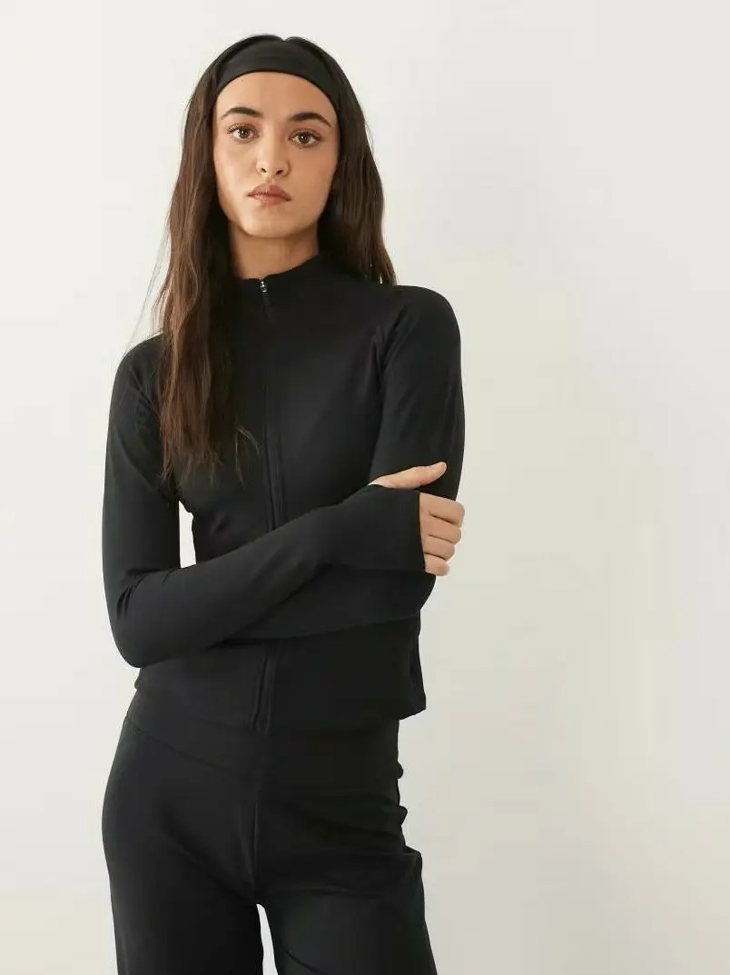 CZARNA BLUZA ZAMEK KIESZENIE