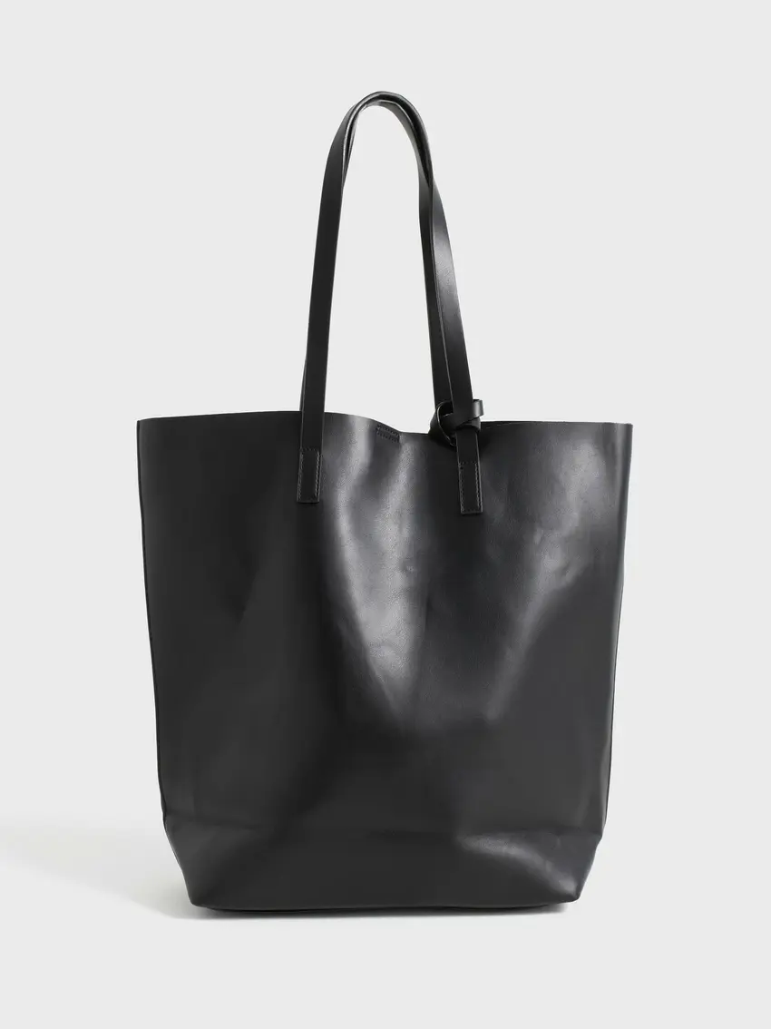 czarna torebka shopper
