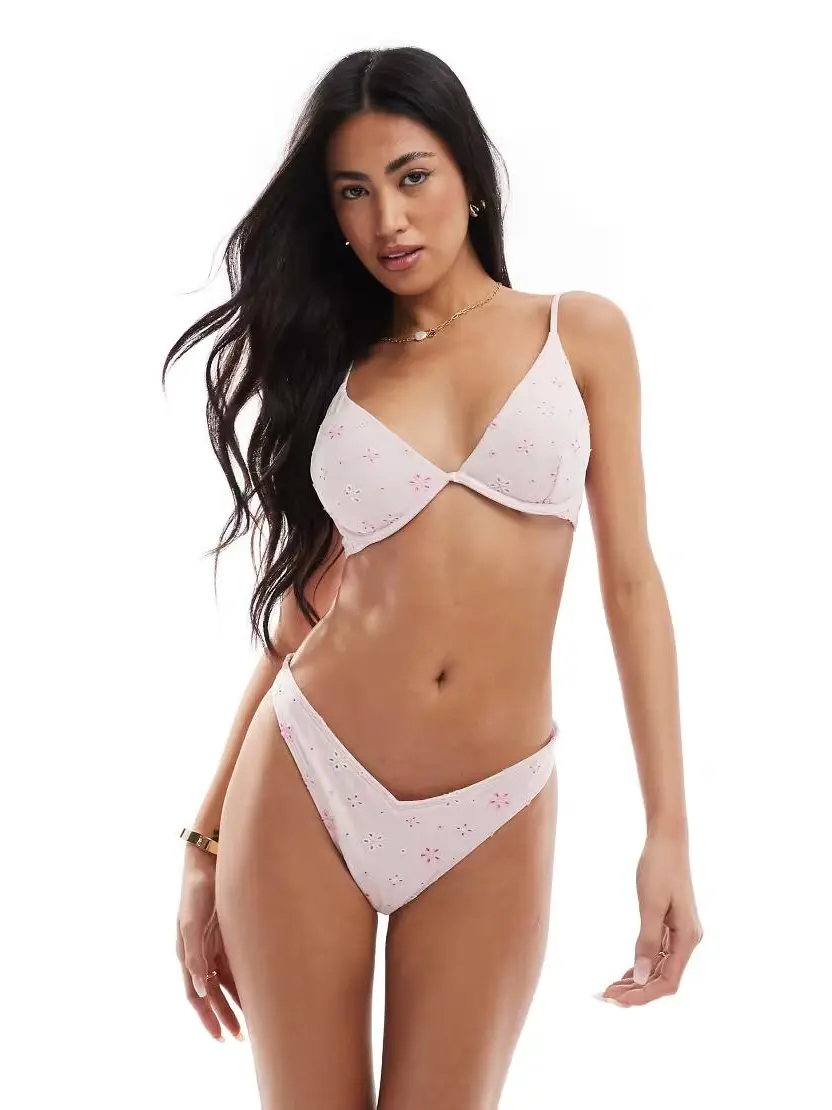 różowa góra od bikini