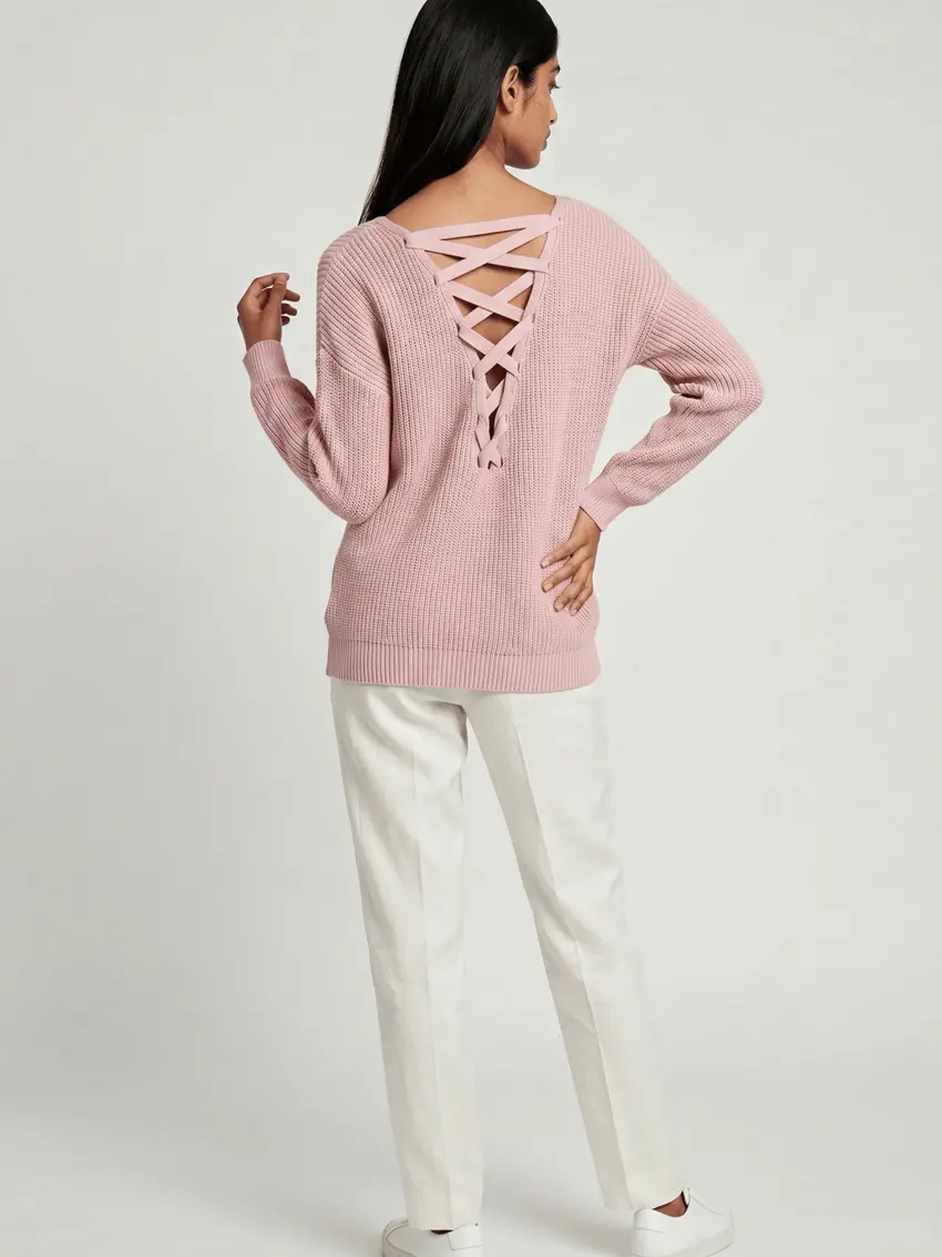 różowy sweter wiązanie
