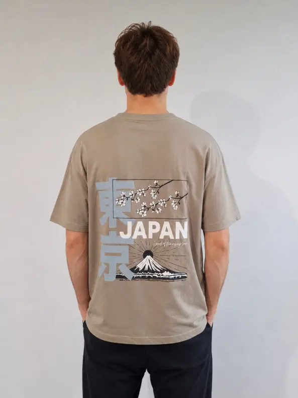 BAWEŁNIANY BEŻOWY T-SHIRT OKRĄGŁY DEKOLT NADRUK JAPAN