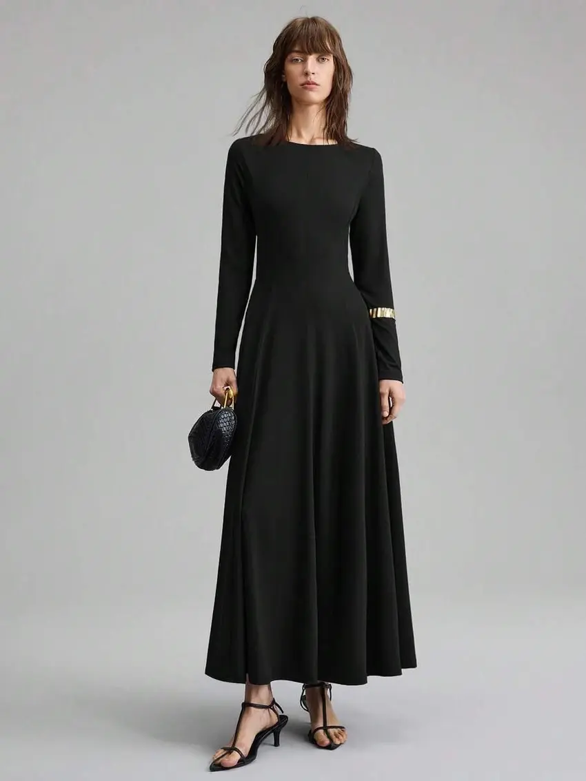 CZARNA MAXI SUKIENKA