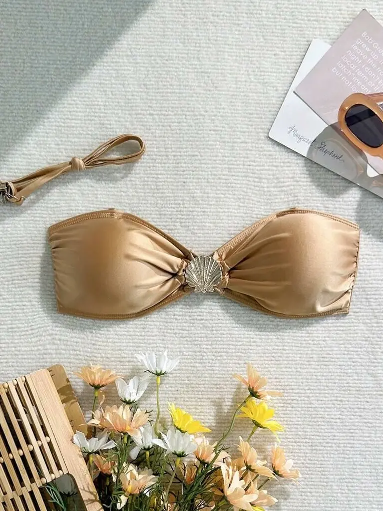 złota góra od bikini muszla