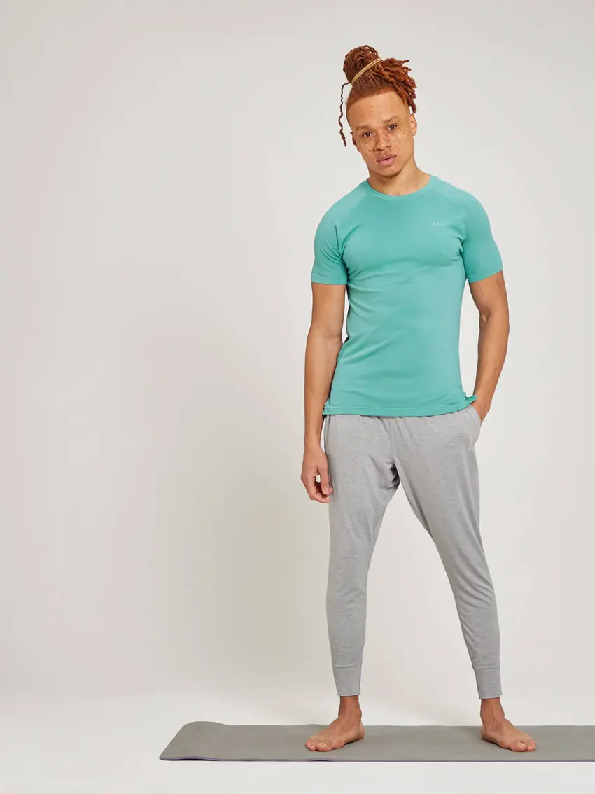 DOPASOWANY ZIELONY T-SHIRT BASIC LOGO