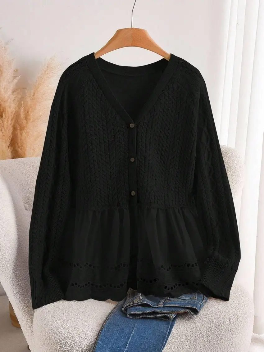 CZARNY SWETER GUZIKI