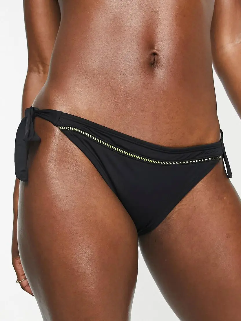 DÓŁ OD BIKINI