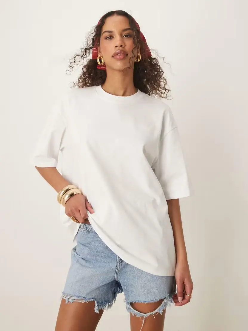BIAŁY T-SHIRT OVERSIZE