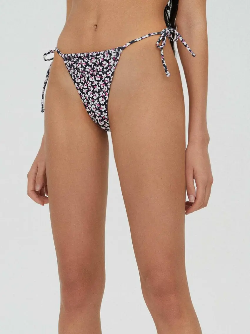 BIKINI DÓŁ KWIATY WIĄZANIE