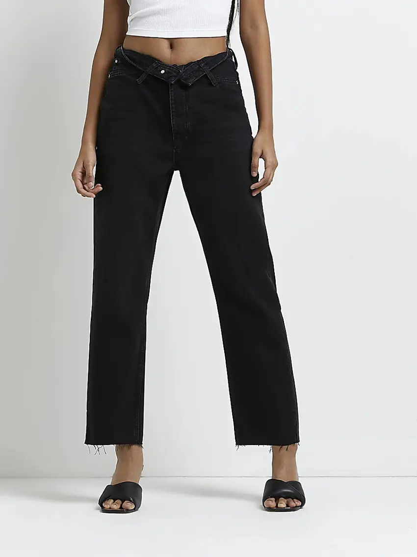 czarne spodnie jeans