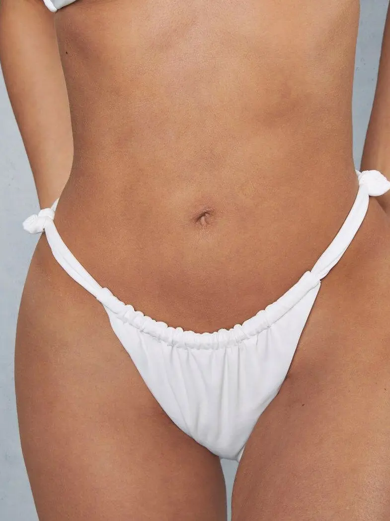 BIAŁY DÓŁ OD BIKINI