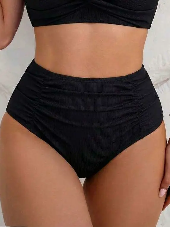 czarny dół od bikini