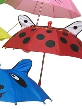 czerwony parasol uszka