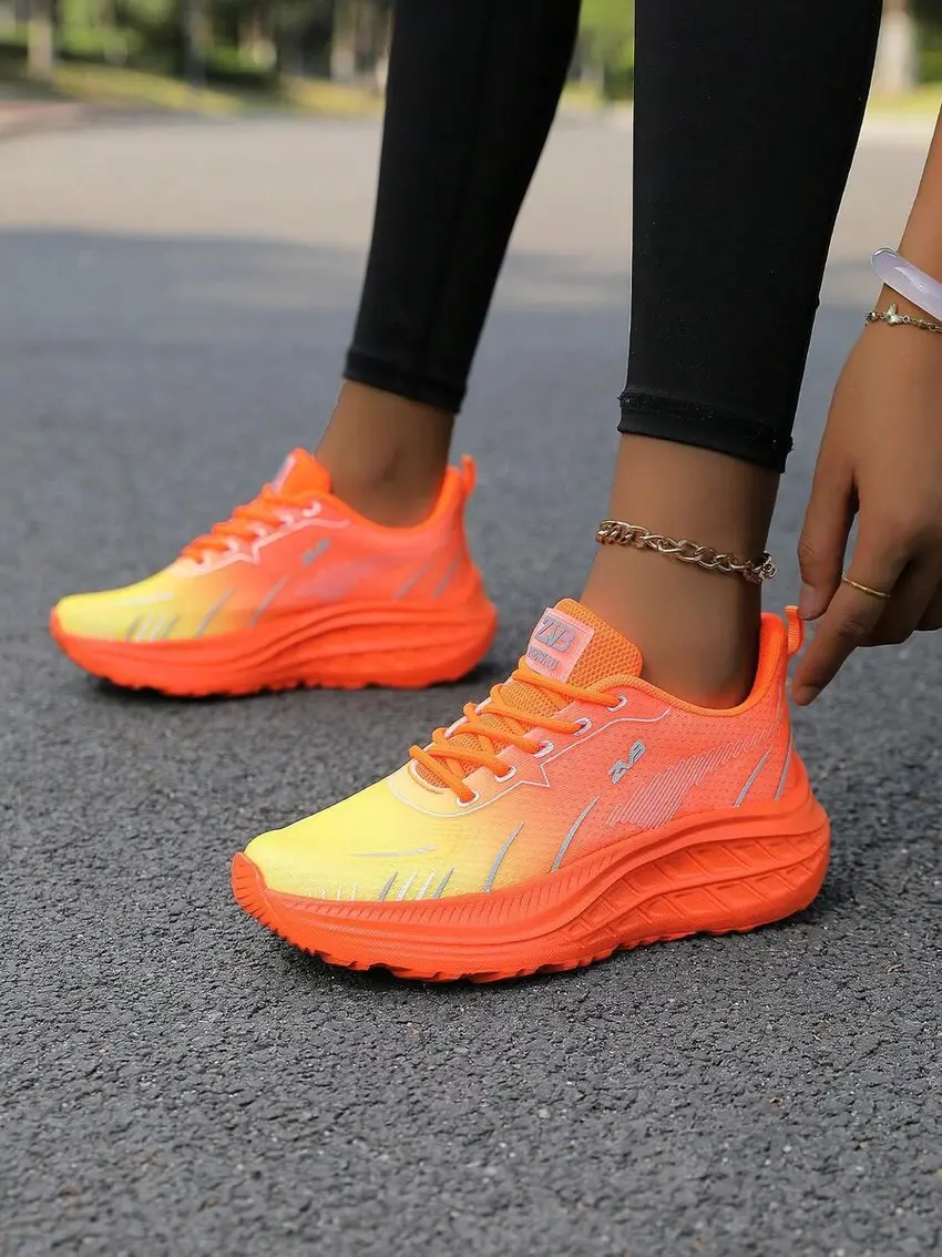 sznurowane buty sportowe