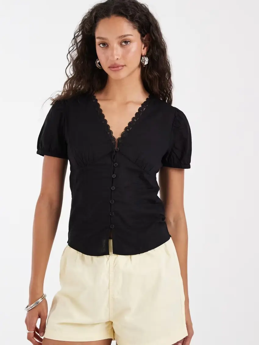 CZARNA BLUZKA KRÓTKI RĘKAW V NECK
