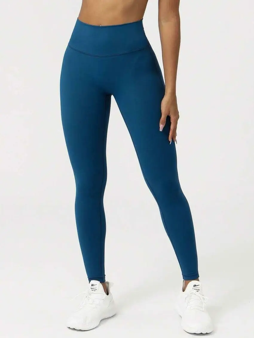 niebieskie sportowe legginsy