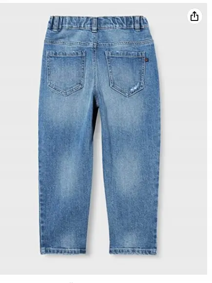 niebieskie spodnie jeans