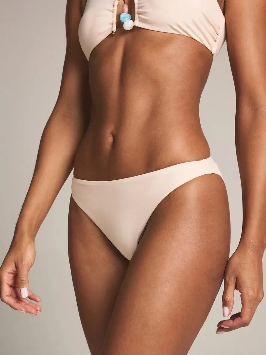 DÓŁ OD BIKINI
