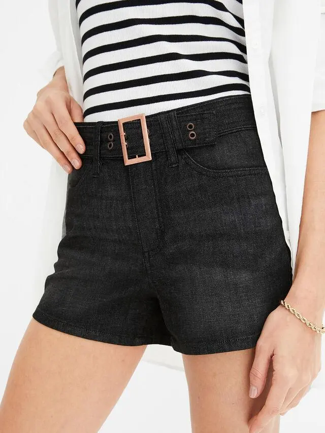 czarne spodenki jeans