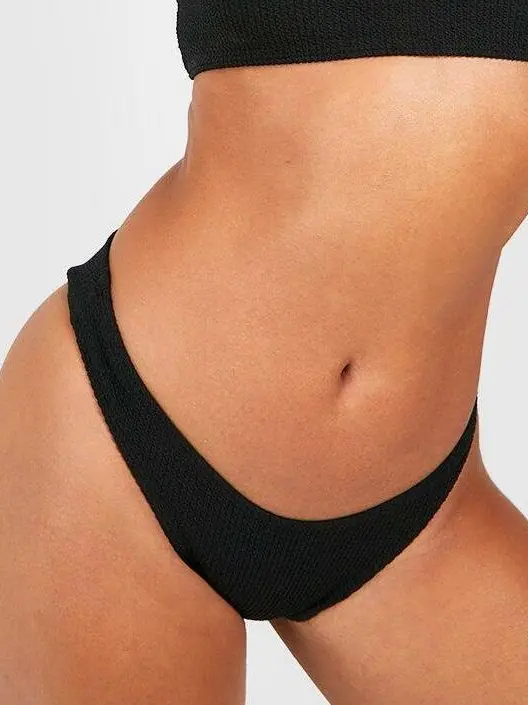 CZARNY DÓŁ OD BIKINI TEKSTURA