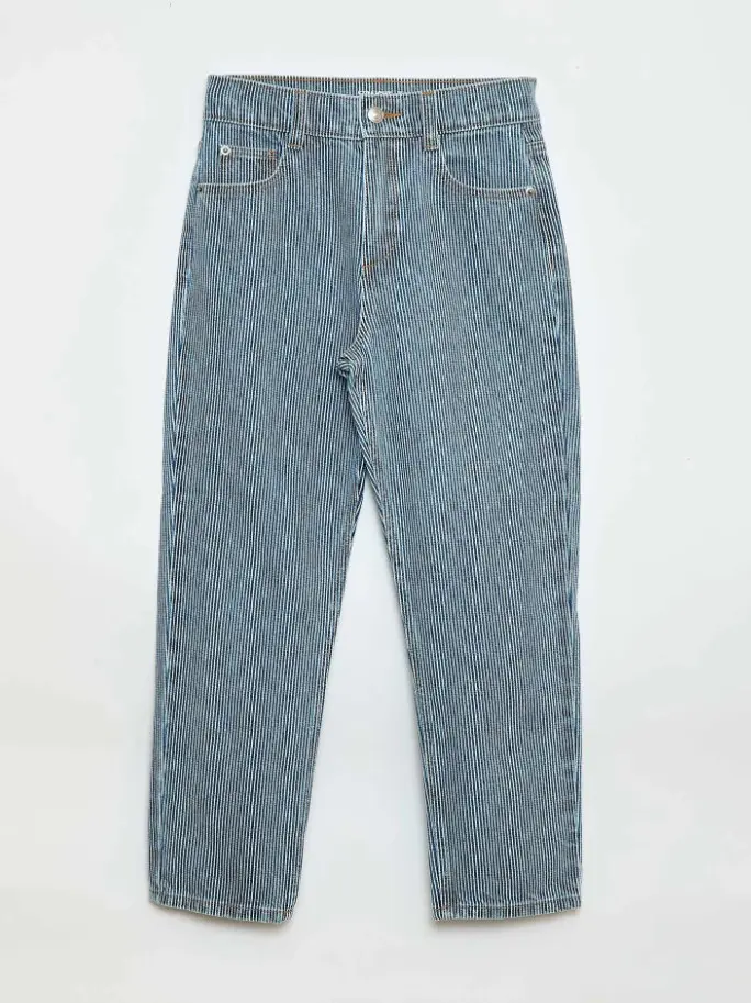 niebieskie spodnie jeans paski