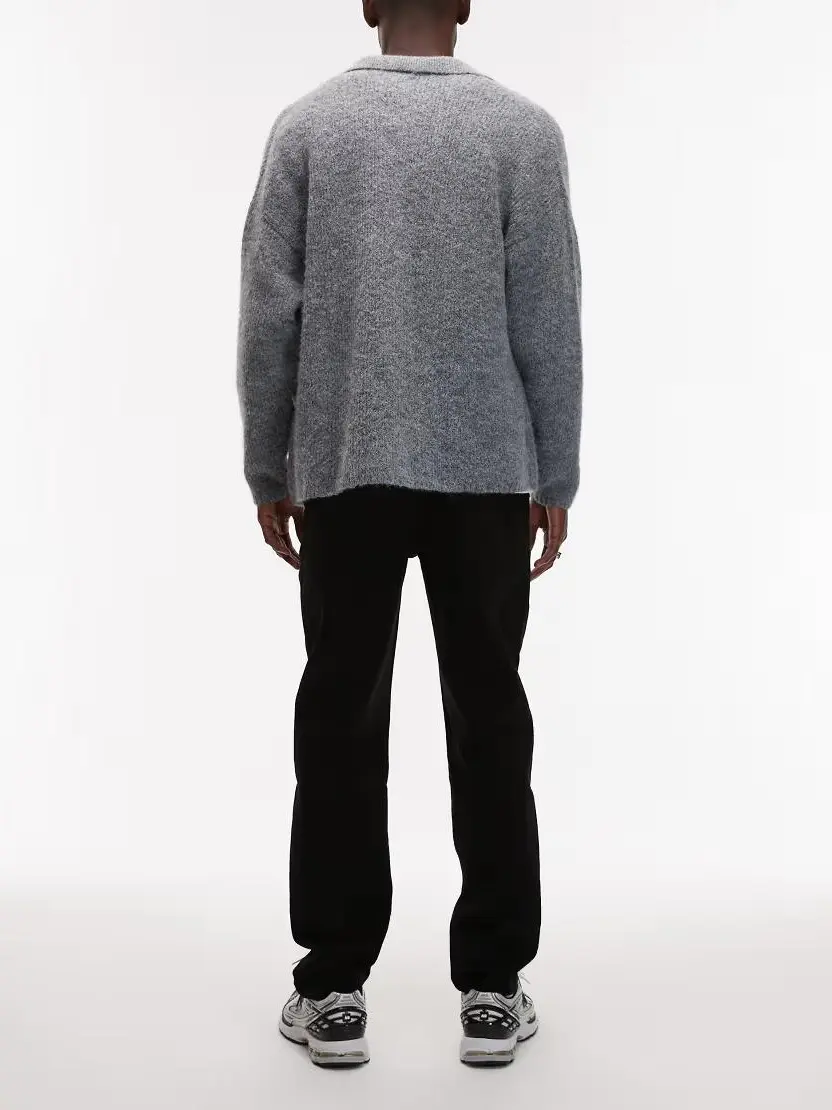 czarne spodnie jeans