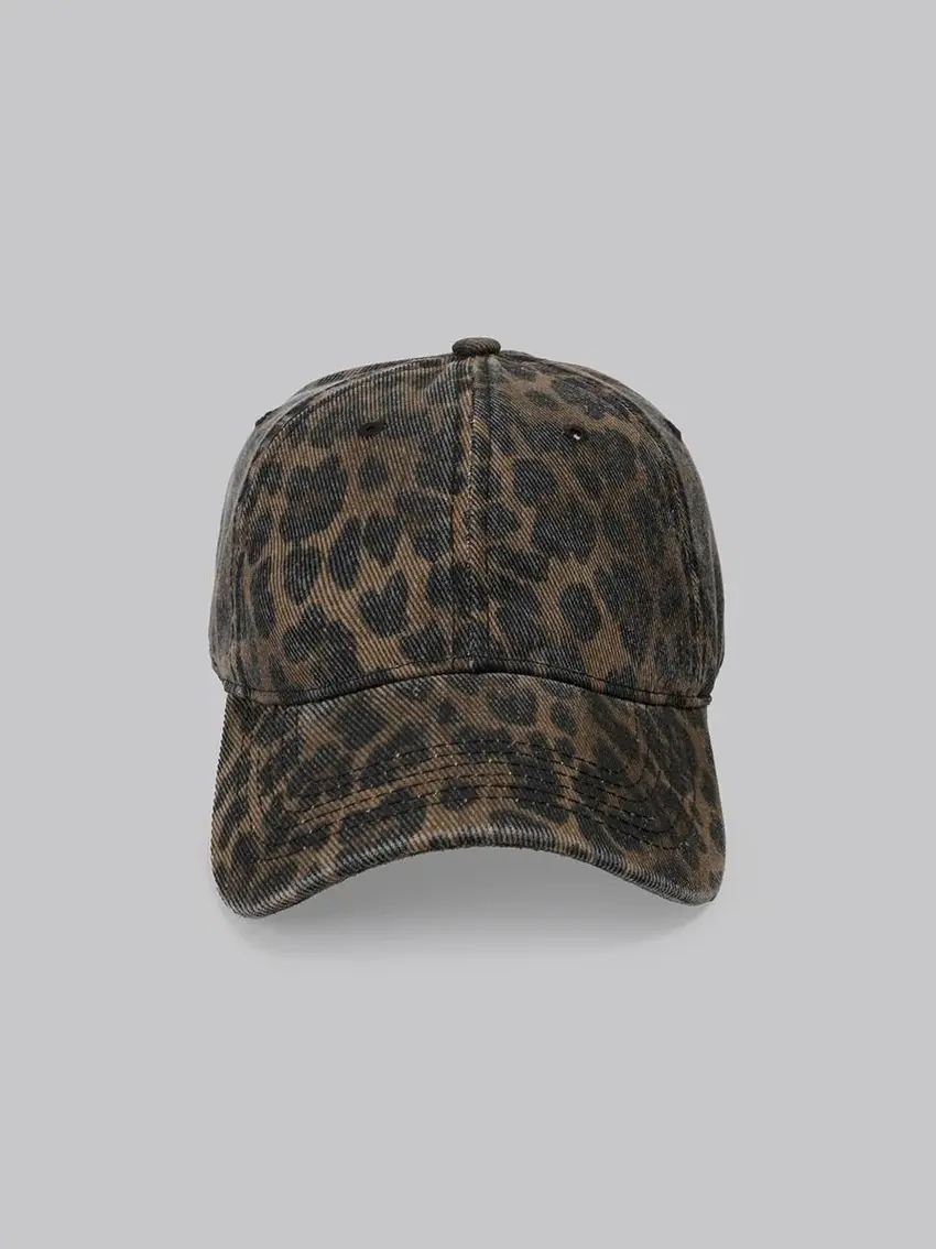 czapka z daszkiem animal print