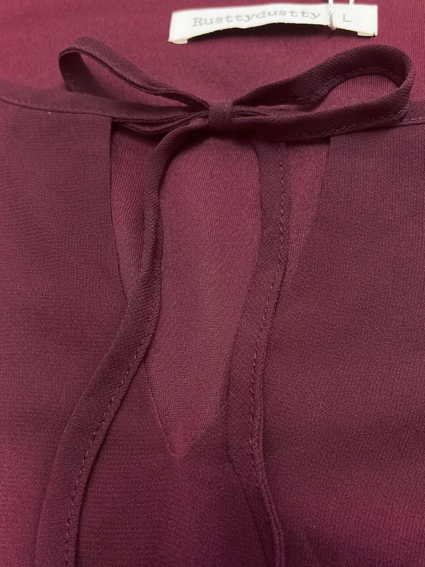 bordowa sukienka v-neck