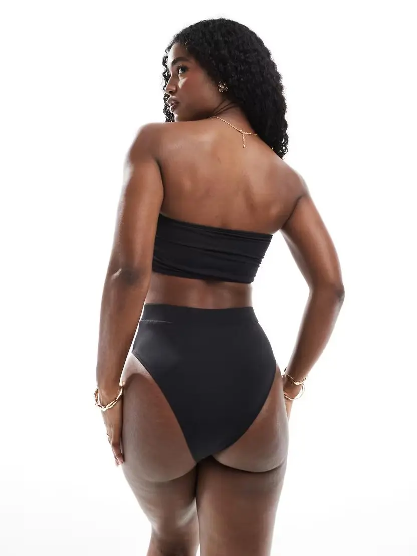 CZARNY DÓŁ OD BIKINI