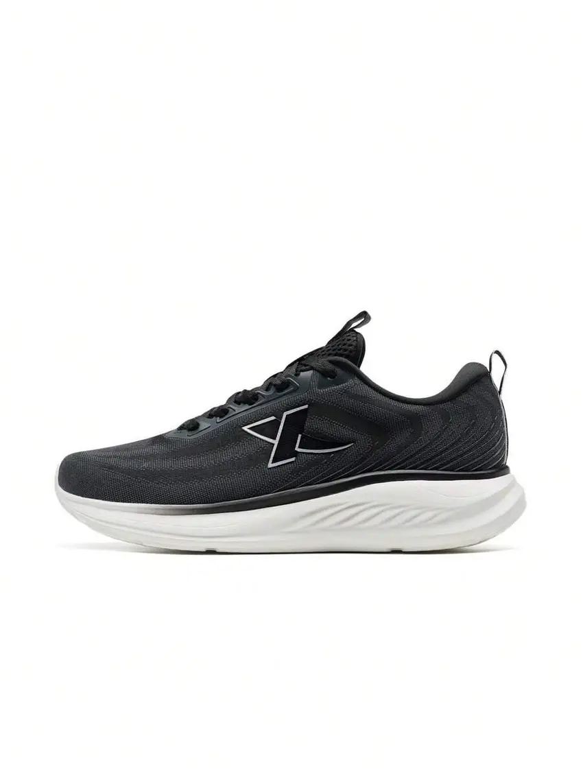 czarne buty sportowe