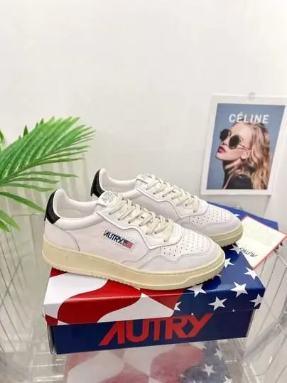 BIAŁE SZNUROWANE BUTY SPORTOWE