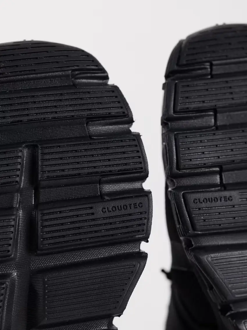 sznurowane czarne buty sportowe  Cloud 6