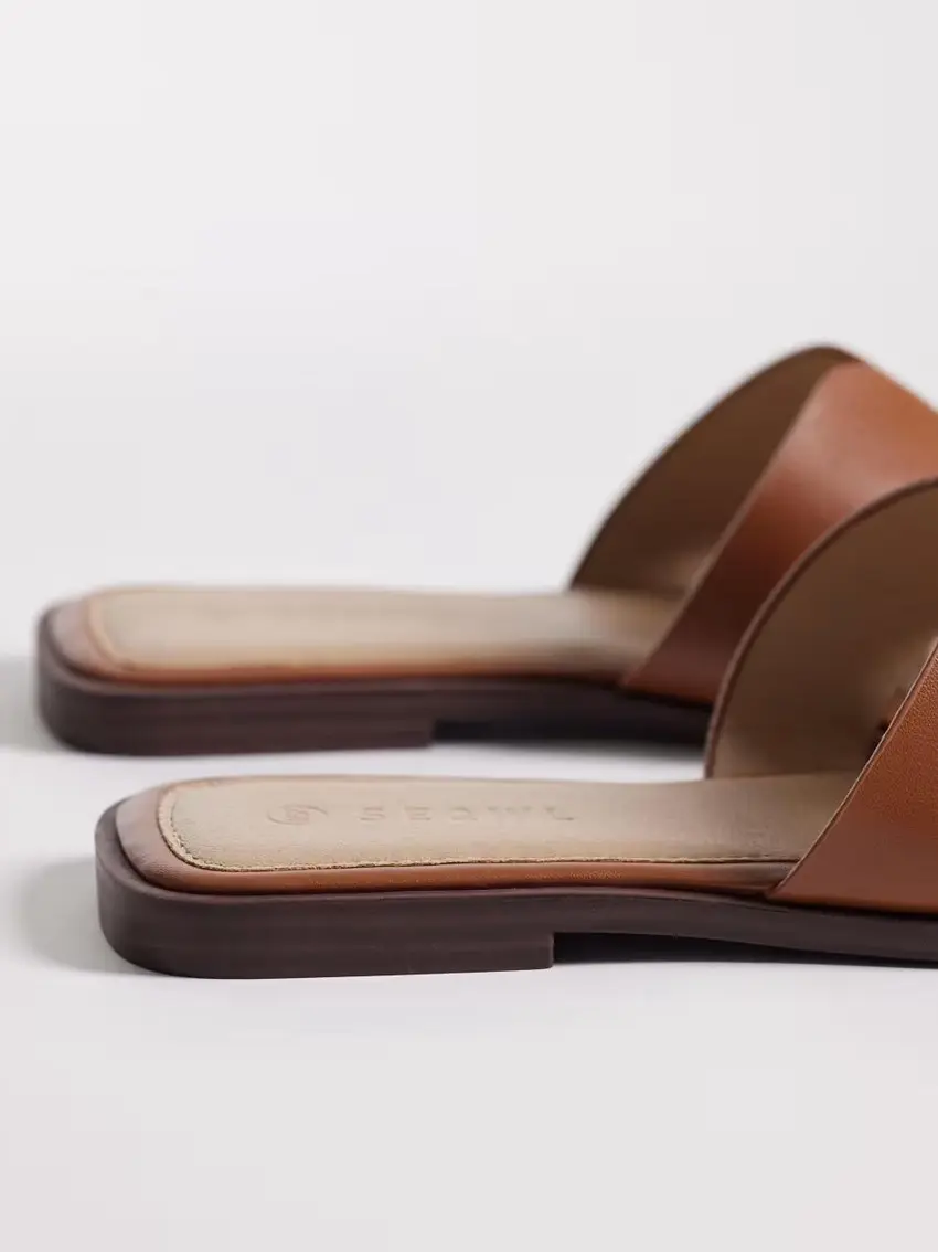 brązowe WSUWANE KLAPKI CASUAL WIDE FIT