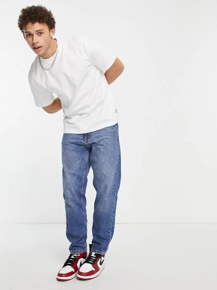 BIAŁY T-SHIRT OVERSIZED OKRĄGŁY DEKOLT