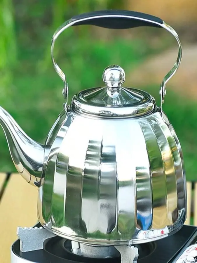SREBRNY CZAJNIK ZE STALI NIERDZEWNEJ 1,5L